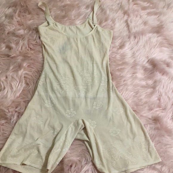 Light compression garment - Picture 1 of 2